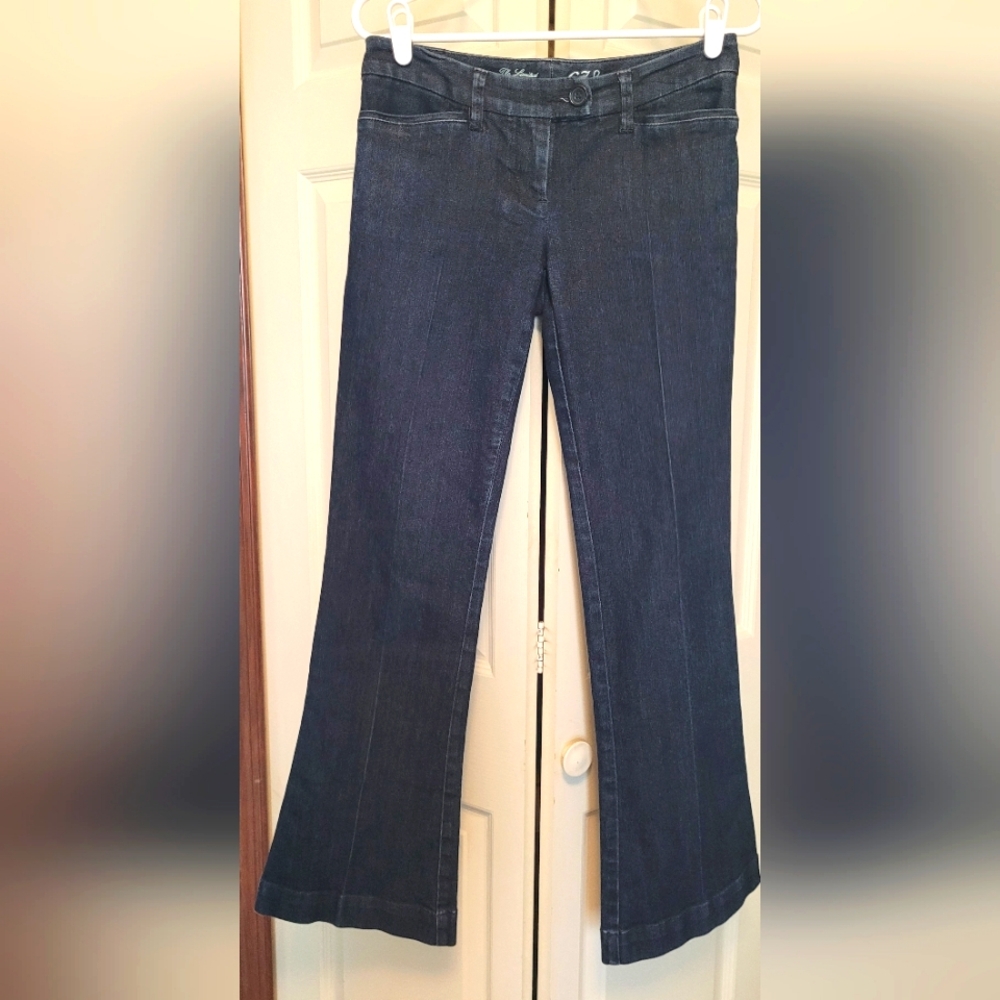 The LIMITED 678 FIT & FLARE JEANS  Size 2R